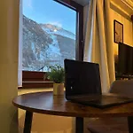 Haus Silence - Berge & Sonne Im Saastal Wandern Familie Haustiere Saas-Grund