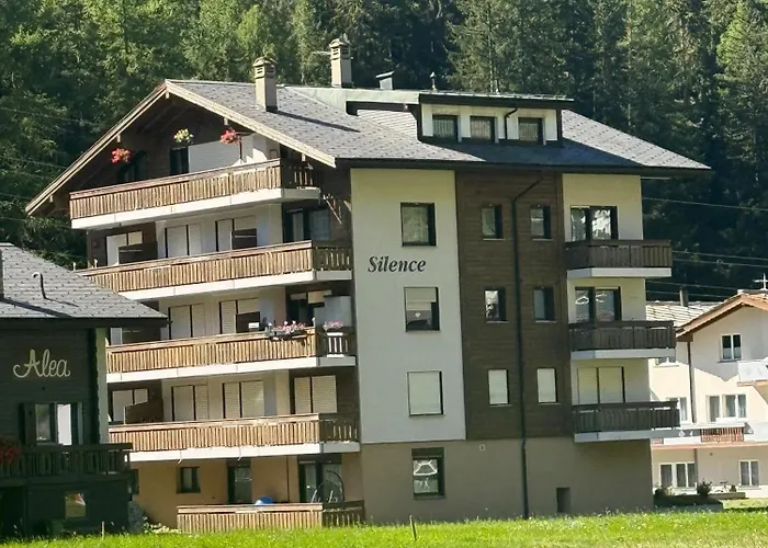 Haus Silence - Berge & Sonne Im Saastal Wandern Familie Haustiere * ザース・グルント